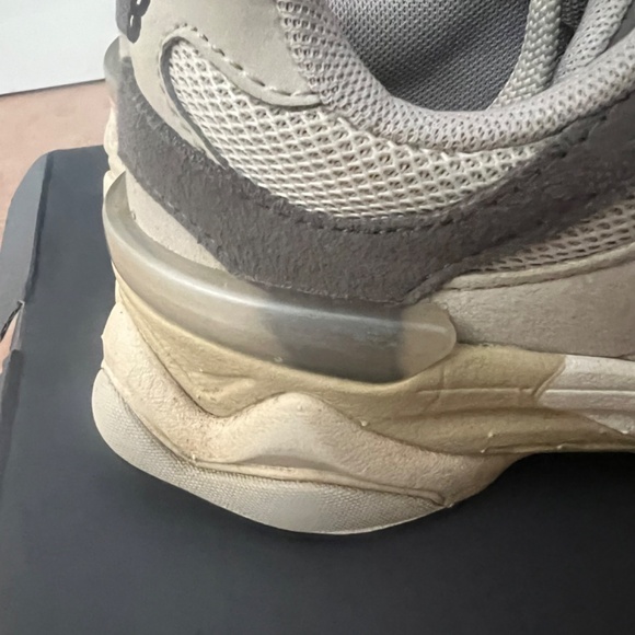 New Balance Kids 9060 Grey/Grey Size 13C - Picture 6 of 16